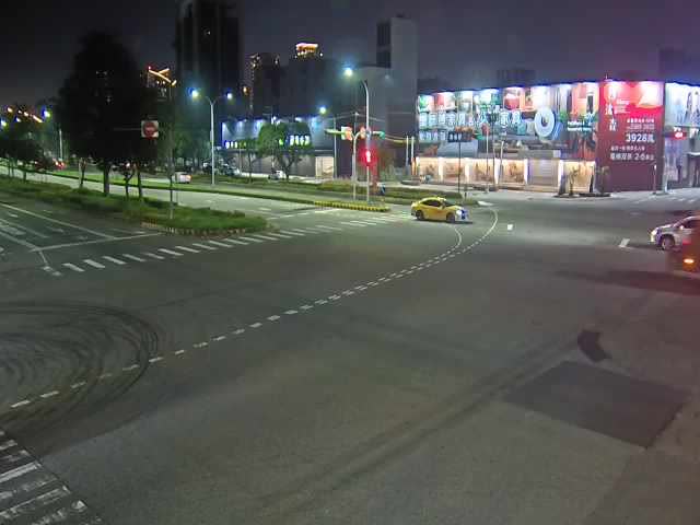 環中路/龍富十路(右側車流往永春路)