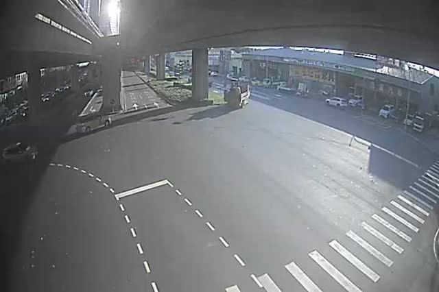 環中路/青海路(右側車流往台灣大道)