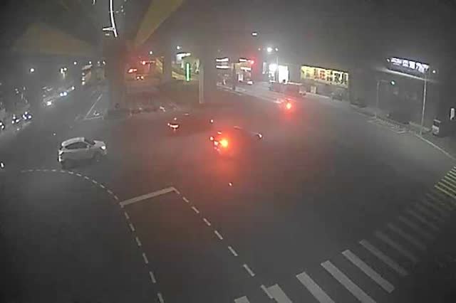 環中路/青海路(右側車流往台灣大道)