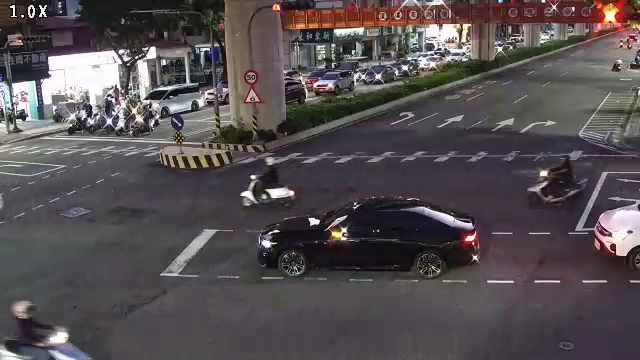 文心路/昌平路(右側車流往崇德路)