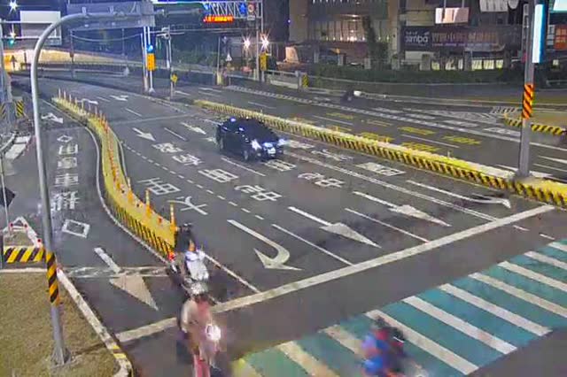 忠明南路/國光路(右側車流往建國路)