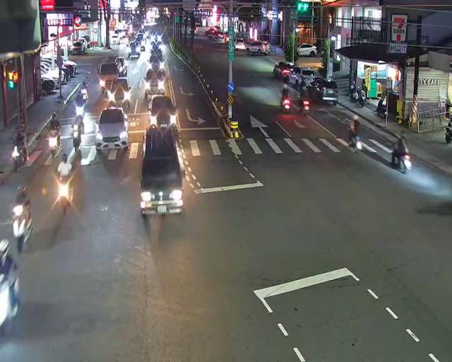 崇德路/豐樂路(右側車流往環中路)