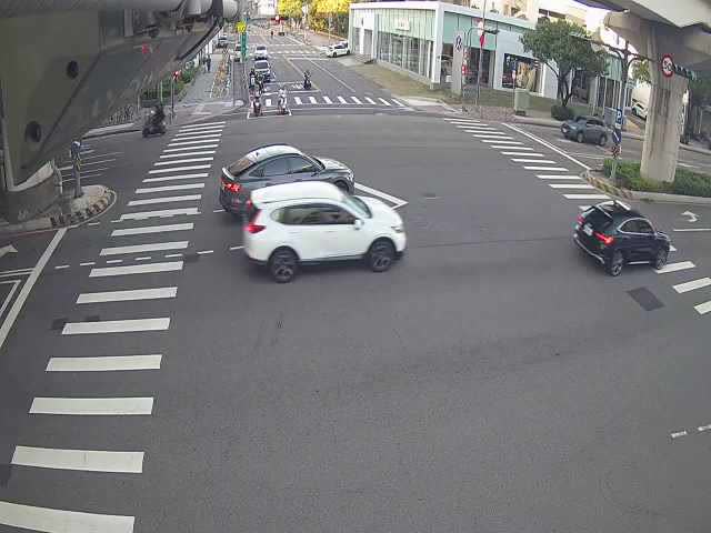 文心路/櫻花路(右側車流往長安國小)