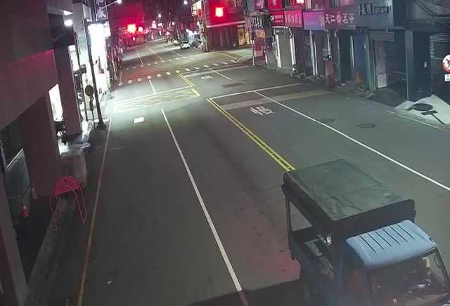 中正路/博愛街(右側車流往廟東夜市)