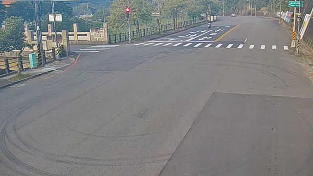 東山路/民德橋(右側車流往大坑圓環)
