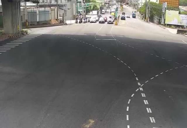三豐路/國豐路(右側車流往豐原)