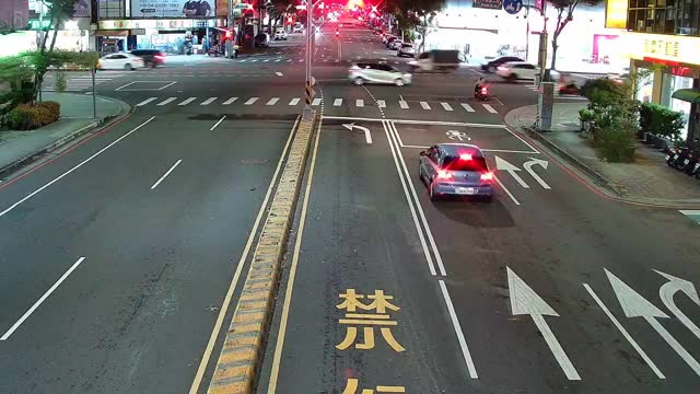 敦化路/中平路(右側車流往中清路)
