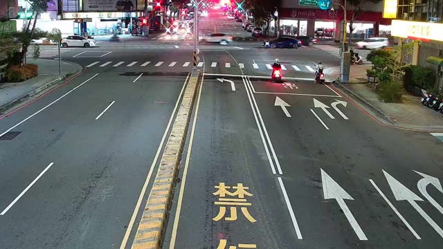 敦化路/中平路(右側車流往中清路)