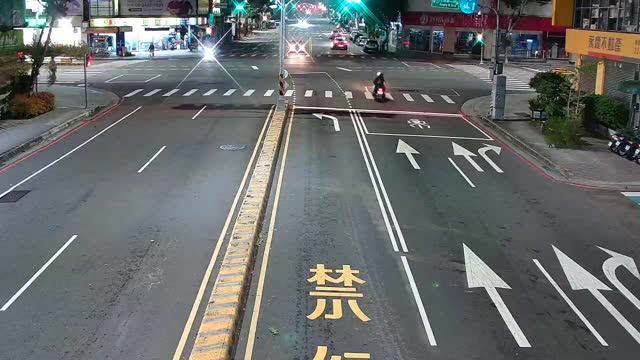敦化路/中平路(右側車流往中清路)