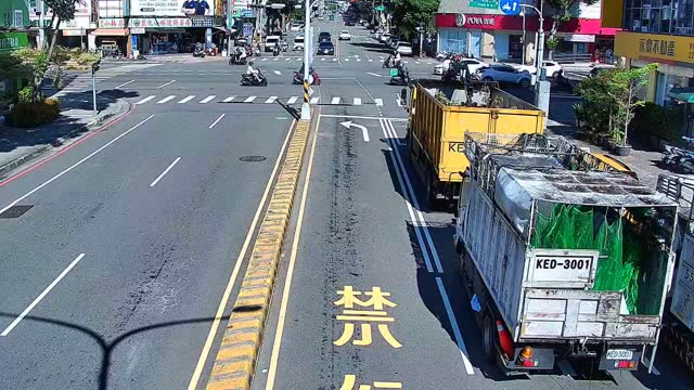 敦化路/中平路(右側車流往中清路)