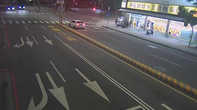 敦化路/中清路(右側車流往經貿路)