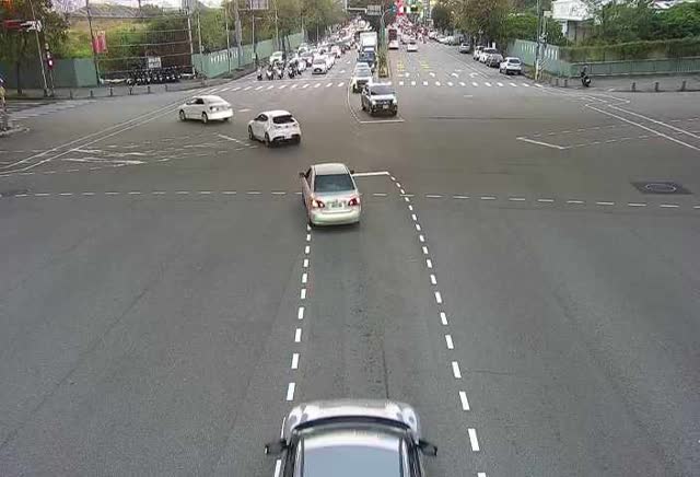 太原路/環中東路東側(右側車流往北屯路)