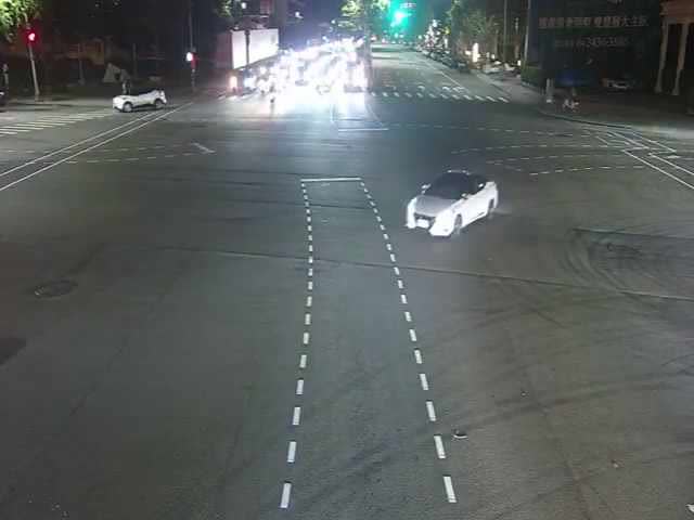 太原路/環中東路西側(右側車流往祥順路)