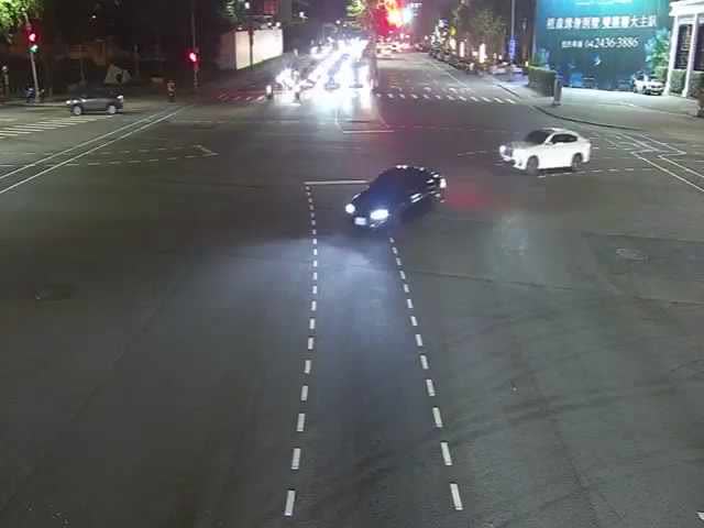 太原路/環中東路西側(右側車流往祥順路)