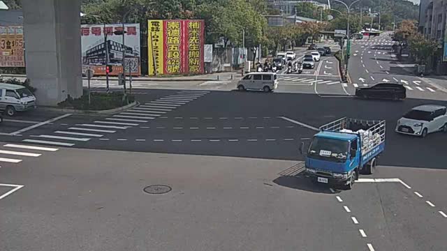 松竹路/環中東路(右側車流往東山路)