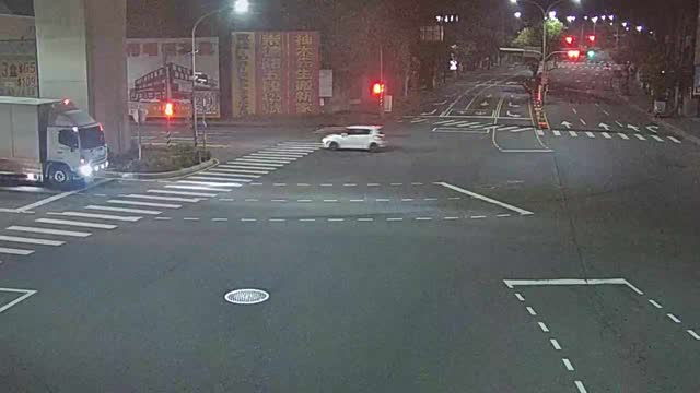 松竹路/環中東路(右側車流往東山路)