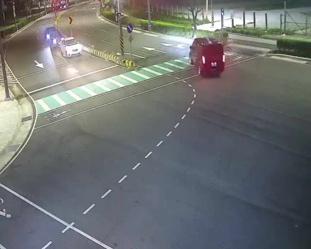 中科路/經貿八路(右側車流往環中路) Zhongke Rd/Jingmao 8th Rd (Right side Traffic flow to Huanzhong Rd)