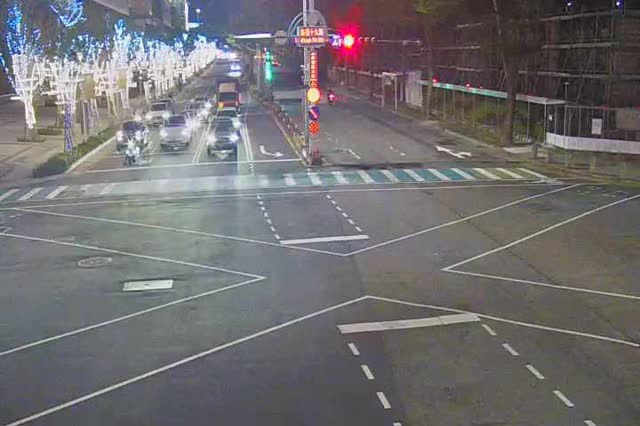 崇德路三段/崇德十九路(右側車流往環中路)Chongde Rd/Chongde 19th Rd (Right side Traffic flow to Huanzhong Rd )