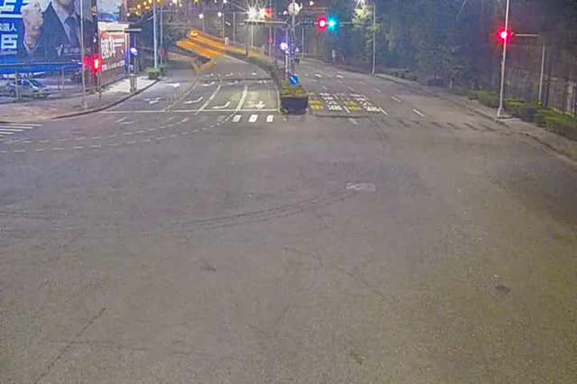 高鐵東路/高鐵五路(右側車流往台74)