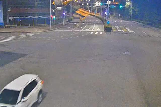 高鐵東路/高鐵五路(右側車流往台74)