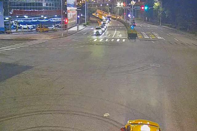 高鐵東路/高鐵五路(右側車流往台74)
