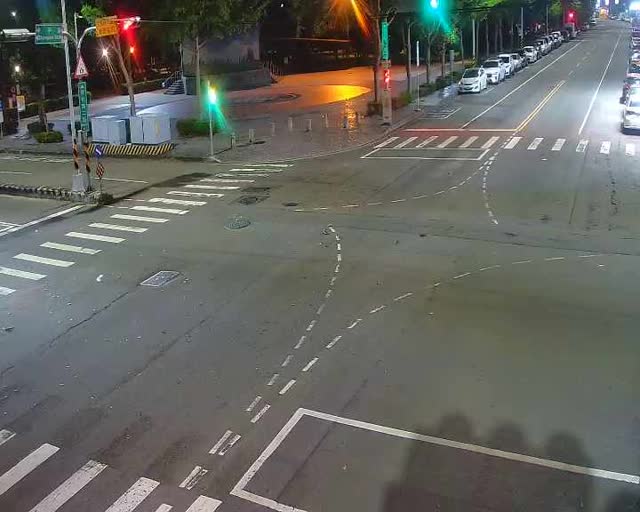 中平路/敦化路(右側車流往黎明路)