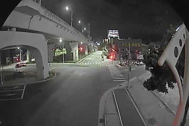 環中路/昌平路(右側車流往中清路)/Huanzhong Rd./Changping Rd . (Right side Traffic flow to Zhongqing Rd.)