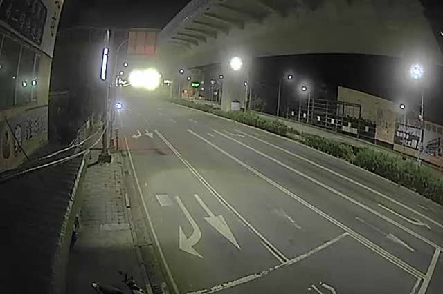 環中東路/松竹路 (車流往東山路) Huanzhong E.Rd./Songzhu Rd.(Traffic flow to Dongshan Rd.)
