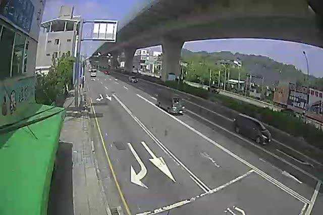 環中東路/松竹路 (車流往東山路) Huanzhong E.Rd./Songzhu Rd.(Traffic flow to Dongshan Rd.)