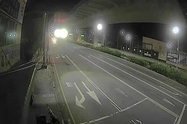 環中東路/松竹路 (車流往東山路) Huanzhong E.Rd./Songzhu Rd.(Traffic flow to Dongshan Rd.)