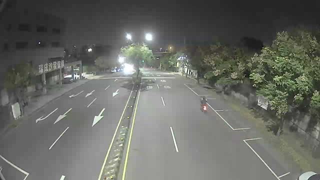 松竹路/松竹一路(右側車流往環中東路)