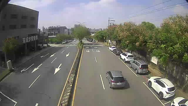 松竹路/松竹一路(右側車流往環中東路)