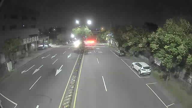 松竹路/松竹一路(右側車流往環中東路)