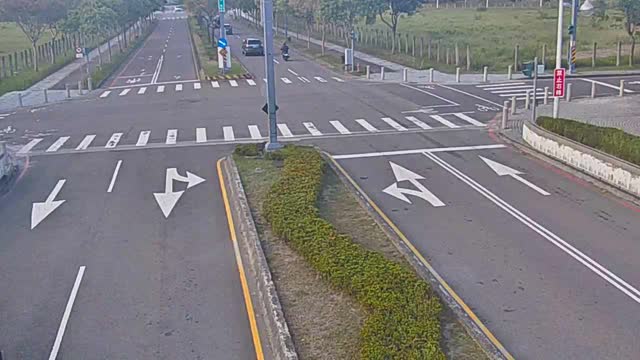 凱旋路/黎明路(右側車流往環中路)