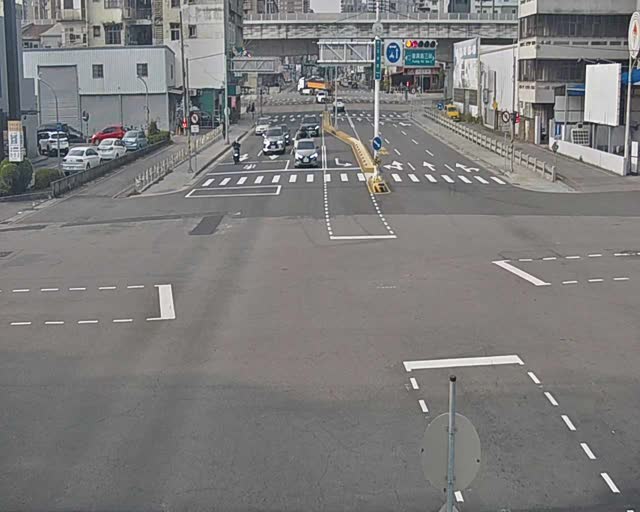 五權路/復興路(右側車流往建國北路)