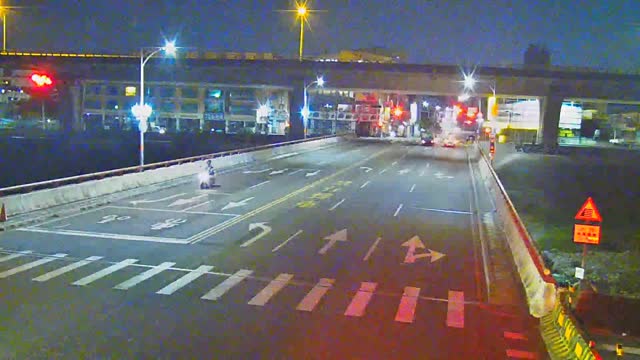 太平路/甲堤路(右側車流往環中東路)Taiping Rd./Jiati Rd.(Right side Traffic flow to Huanzhong E. Rd.)