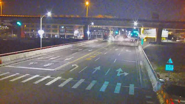 太平路/甲堤路(右側車流往環中東路)Taiping Rd./Jiati Rd.(Right side Traffic flow to Huanzhong E. Rd.)