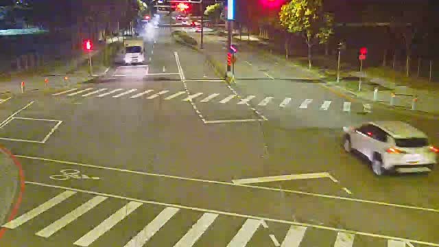 凱旋路/經貿五路(車流往敦化路) Kaixuan Rd./Jingmao 5th Rd. (Right side Traffic flow to Dunhua Rd.)