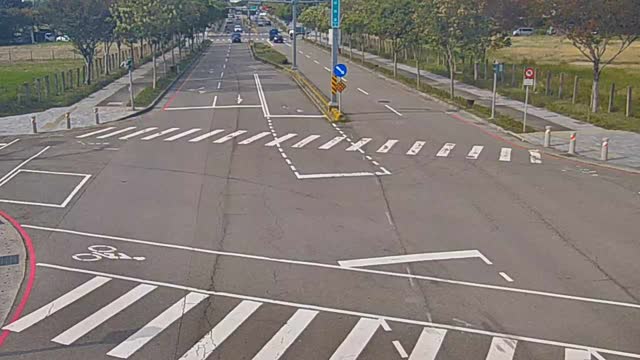 凱旋路/經貿五路(車流往敦化路) Kaixuan Rd./Jingmao 5th Rd. (Right side Traffic flow to Dunhua Rd.)