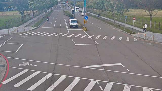 凱旋路/經貿五路(車流往敦化路) Kaixuan Rd./Jingmao 5th Rd. (Right side Traffic flow to Dunhua Rd.)