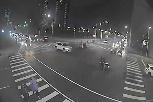 環中路/四平路(往崇德路-路口後)(內側)Huanzhong Rd./Siping Rd.
