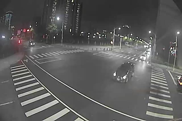 環中路/四平路(往崇德路-路口後)(內側)Huanzhong Rd./Siping Rd.