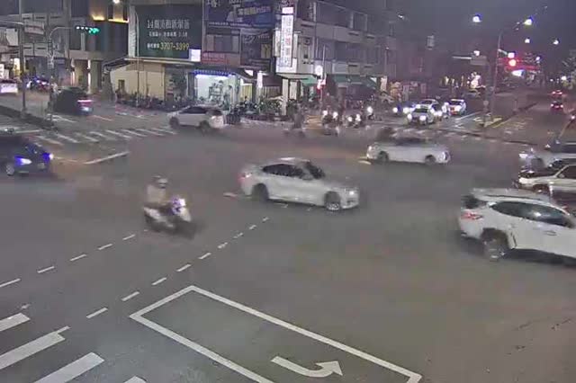 北屯路/松竹路(右側車流往潭子)Beitun Rd./Songzhu Rd.(Right side Traffic flow to Tanzi Dist.)