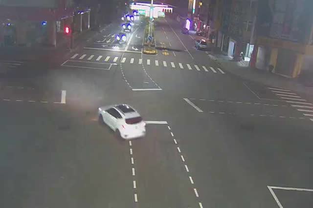 中清路/敦化路(右側車流往文心路)