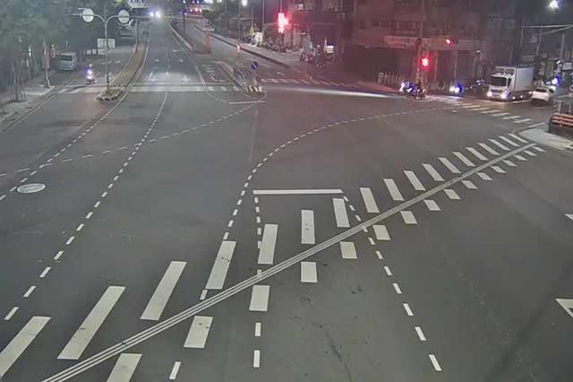 向上路/忠勇路(右側車流往龍井)