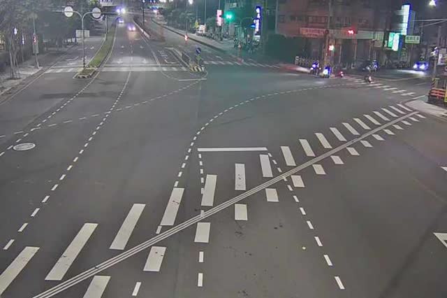 向上路/忠勇路(右側車流往龍井)