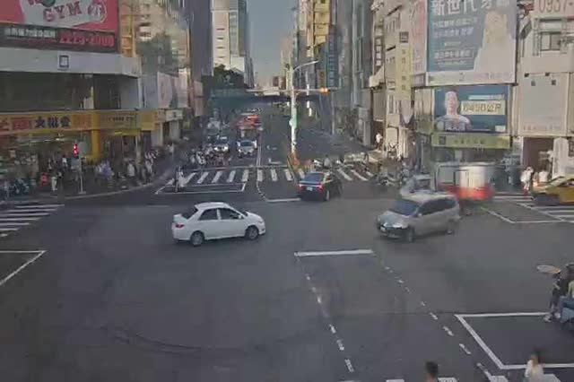 三民路/太平路(往五權路方向)