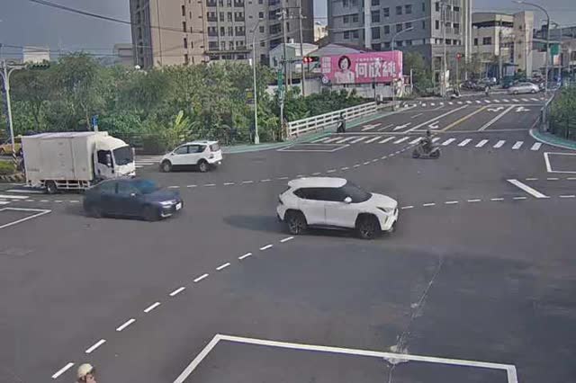 中興路二段/大智路(右側車流往大里方向)