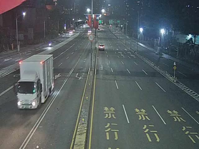 台灣大道/安和路(右側車流往文心路)(中央分隔島)