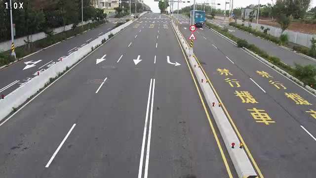 西屯路/都會園路(右側車流往東大路方向)Xitun Rd./Duhuiyuan Rd.(Right side Traffic flow to Dongda Rd.)